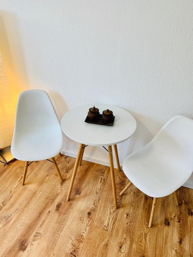 Direkte Uninaehe: Ferienwohnung Mit Grossem Doppelbett, Kuechenzeile Und Neu Renoviertem Badezimmer Гомбург Екстер'єр фото